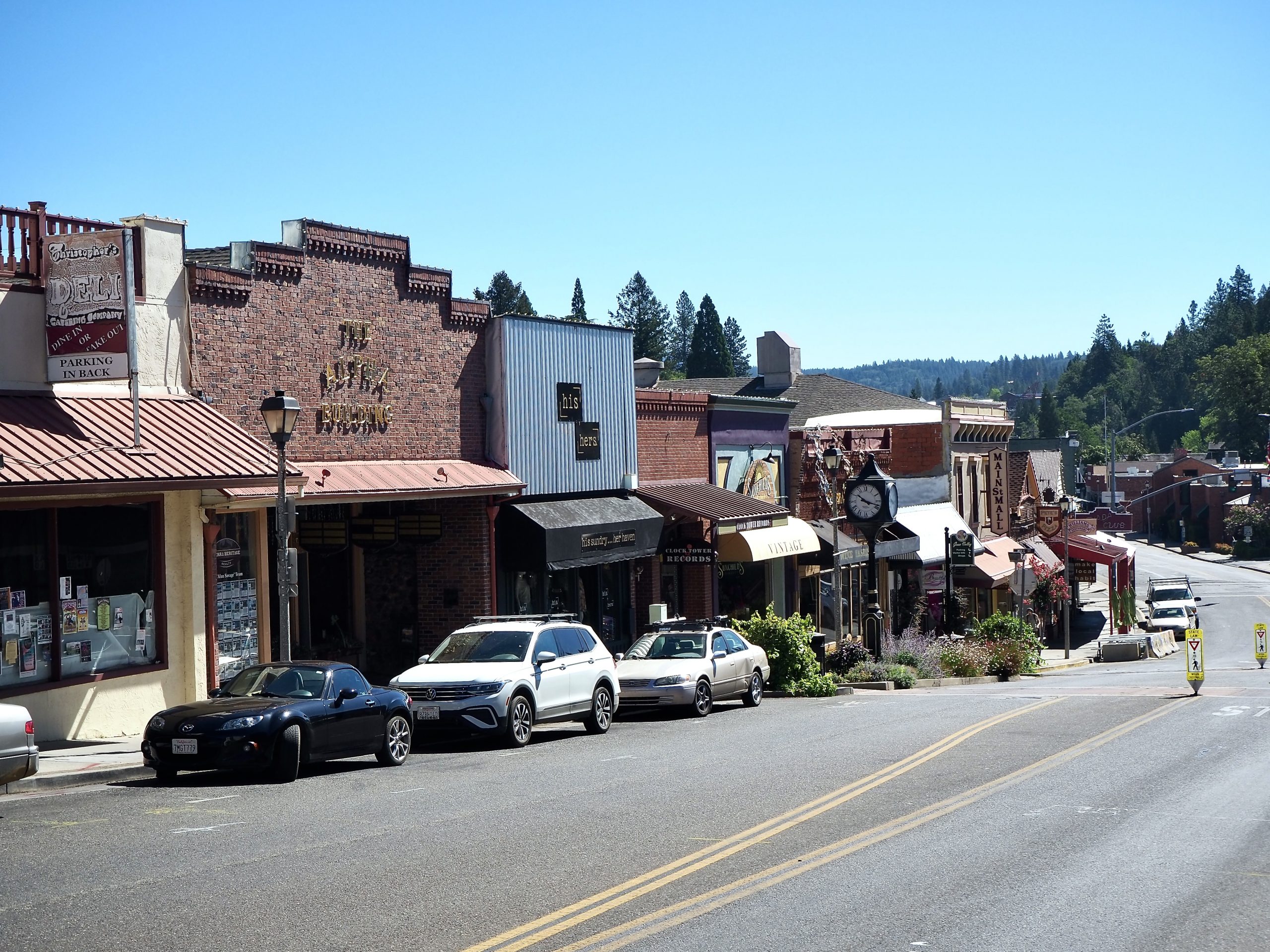 A look down East Main street in Grass Valley, Ca